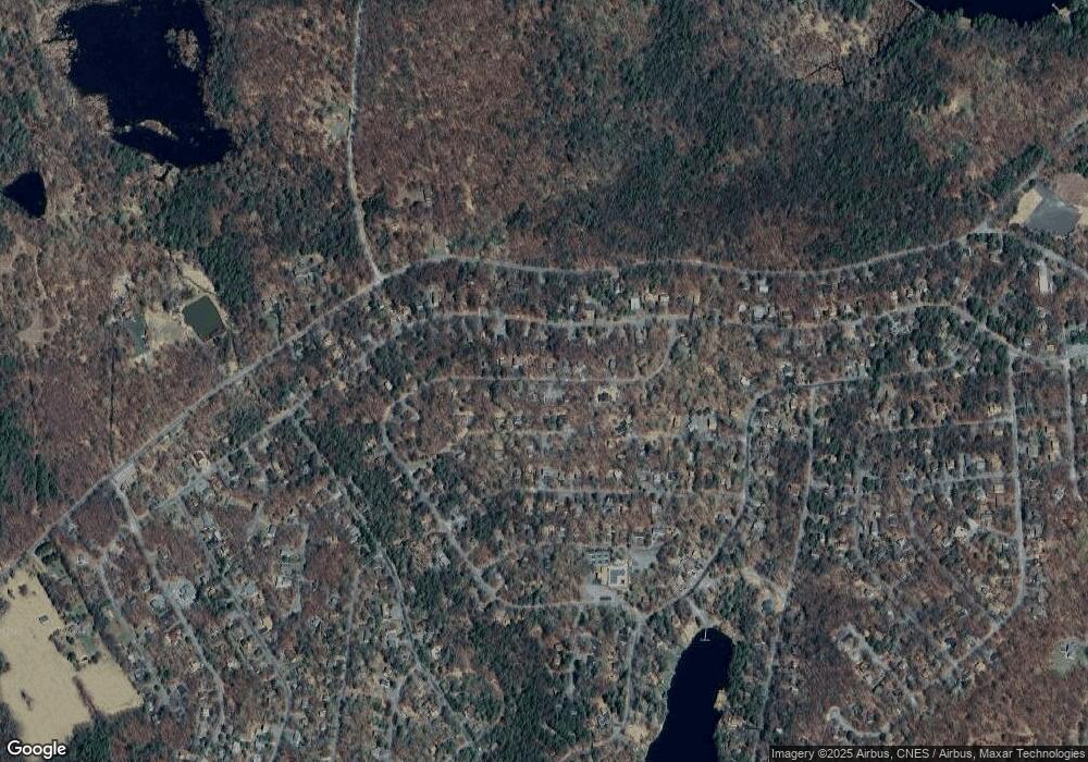 233 Red Hawk Dr, Paupack Township, PA 18436 - photo 1