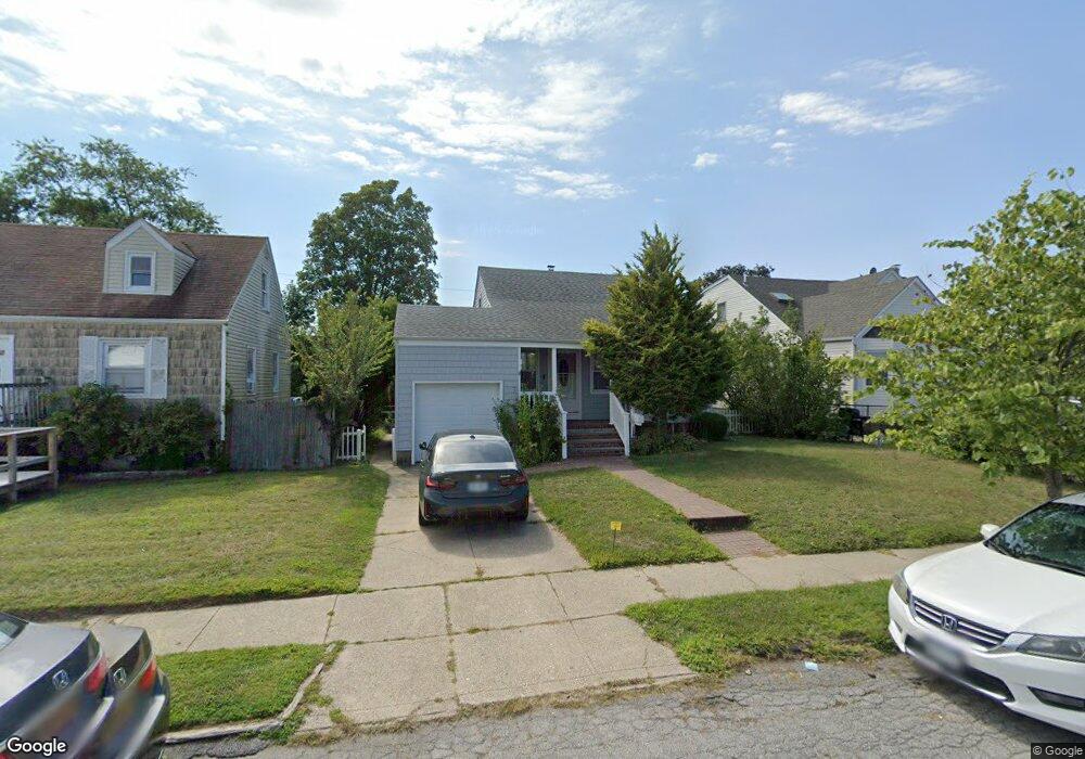 105 Deauville Pkwy, Lindenhurst, NY 11757 - photo 1