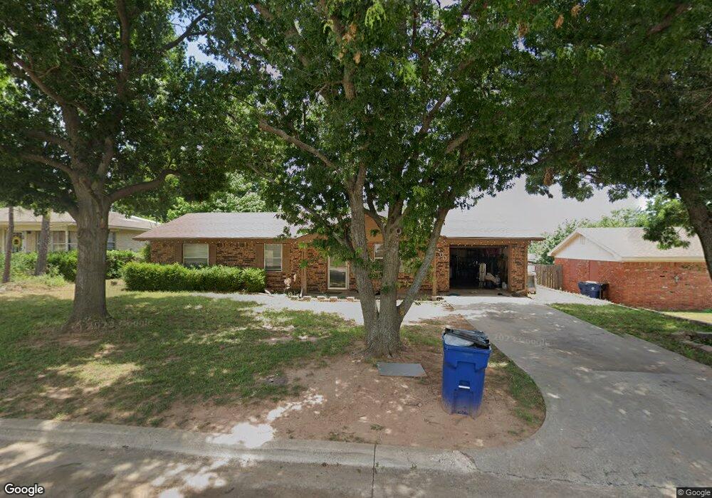 200 Ridgecrest Dr, Duncan, OK 73533 - photo 1