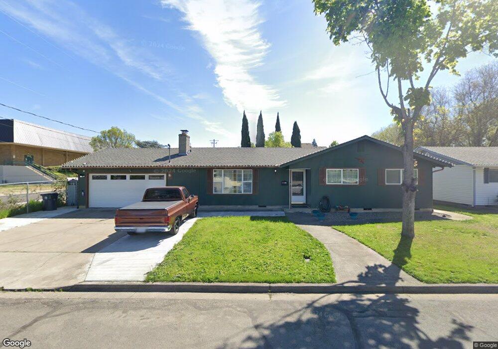 1220 Comet Way, Central Point, OR 97502 - photo 1