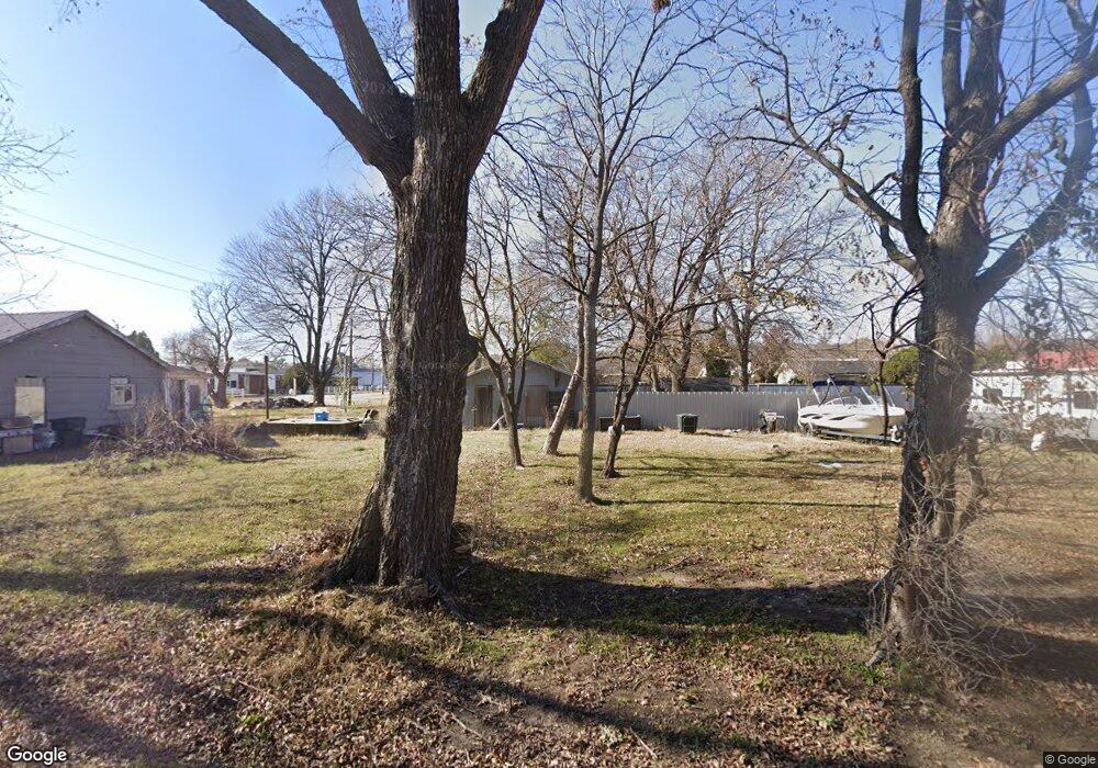 1001 N Wise Ave, Henryetta, OK 74437 - photo 1