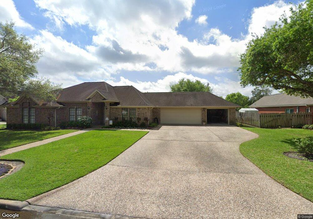 2802 Hillcrest Dr, Bay City, TX 77414 - photo 1