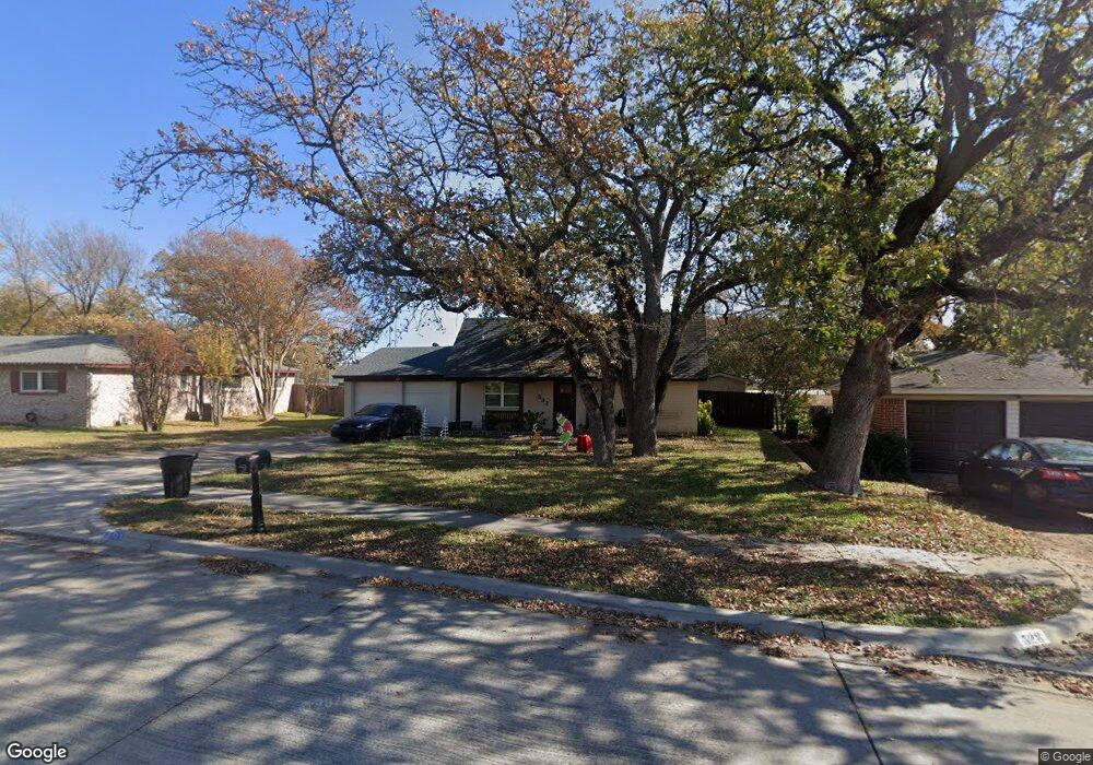 532 E Redbud Dr, Hurst, TX 76053 - photo 1