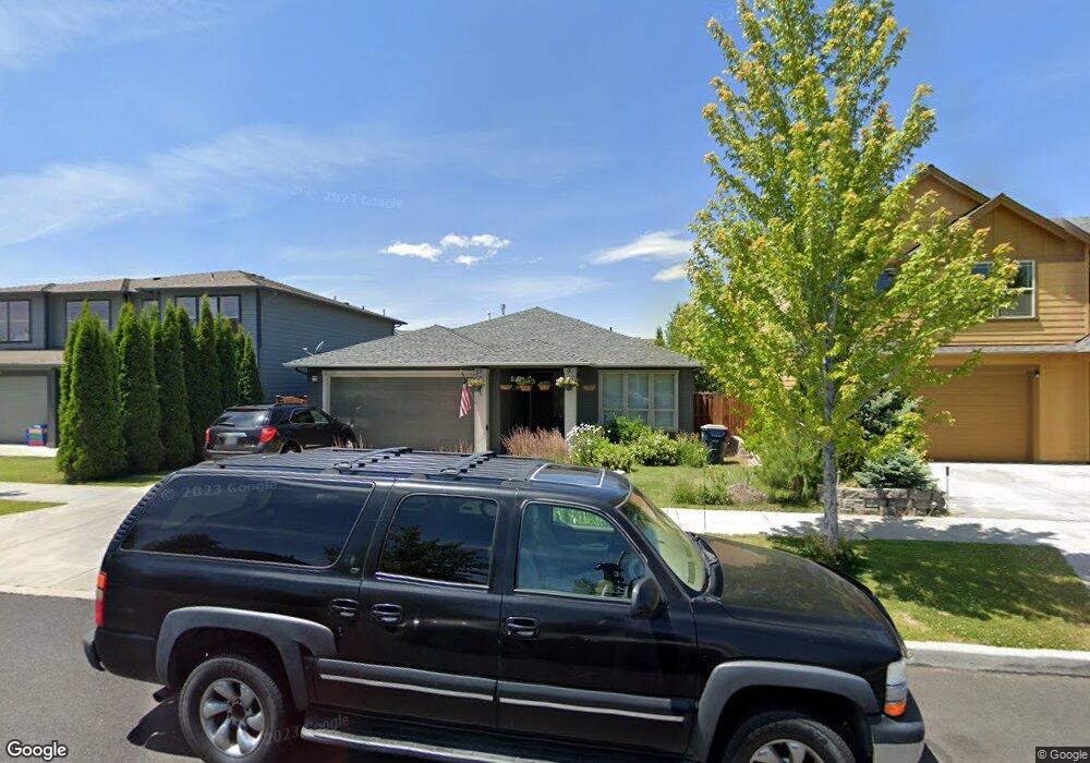 2075 NE Red Bay Ln, Bend, OR 97701 - photo 1