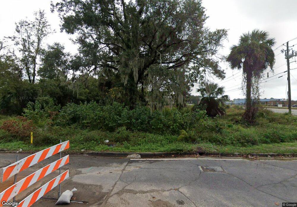 402 T St, Brunswick, GA 31520 - photo 1