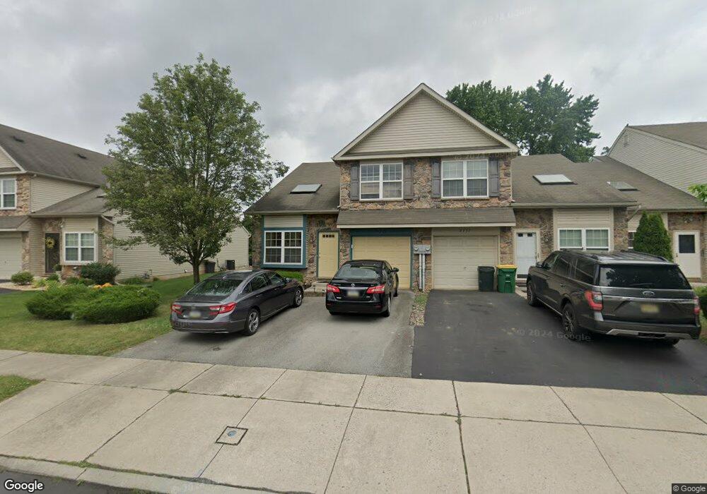 5555 Stonecroft Ln, Allentown, PA 18106 - photo 1