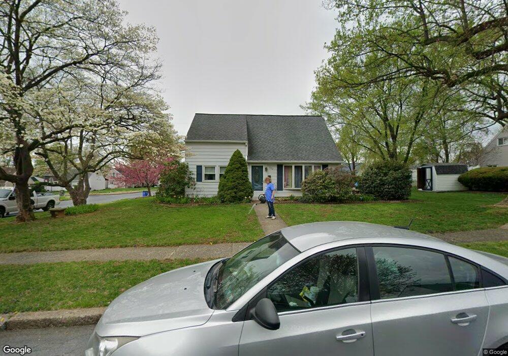 902 Sutters Mill Ln, Temple, PA 19560 - photo 1