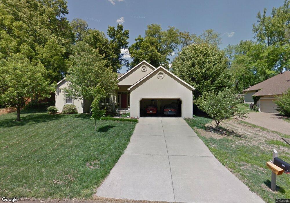 576 Forest Park Dr, Newburgh, IN 47630 - photo 1