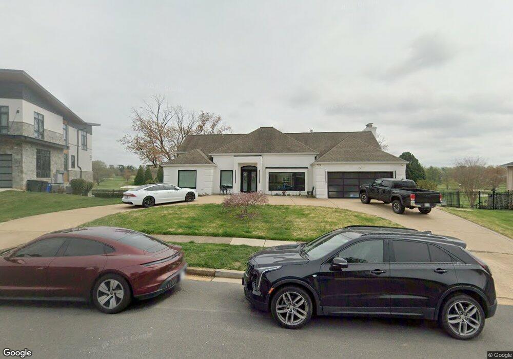 915 Fairway Dr NE, Vienna, VA 22180 - photo 1