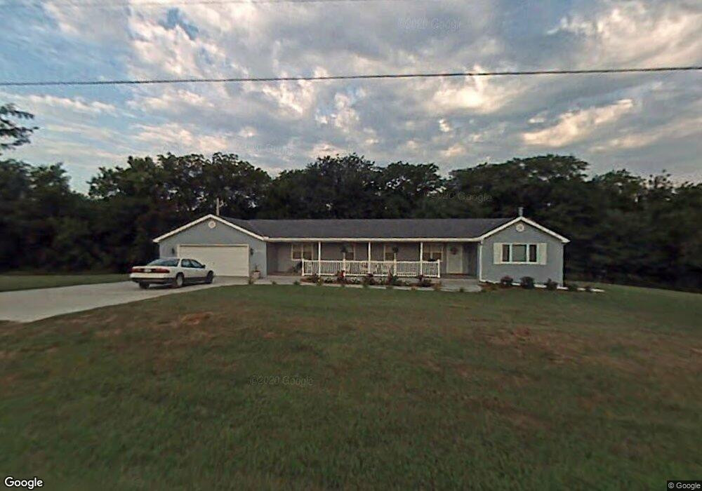 9223 SW 37th St, Topeka, KS 66614 - photo 1