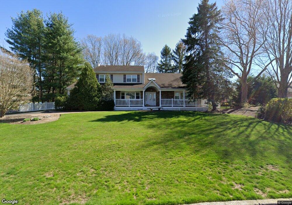 22 Long Meadow Rd, ComMacK, NY 11725 - photo 1