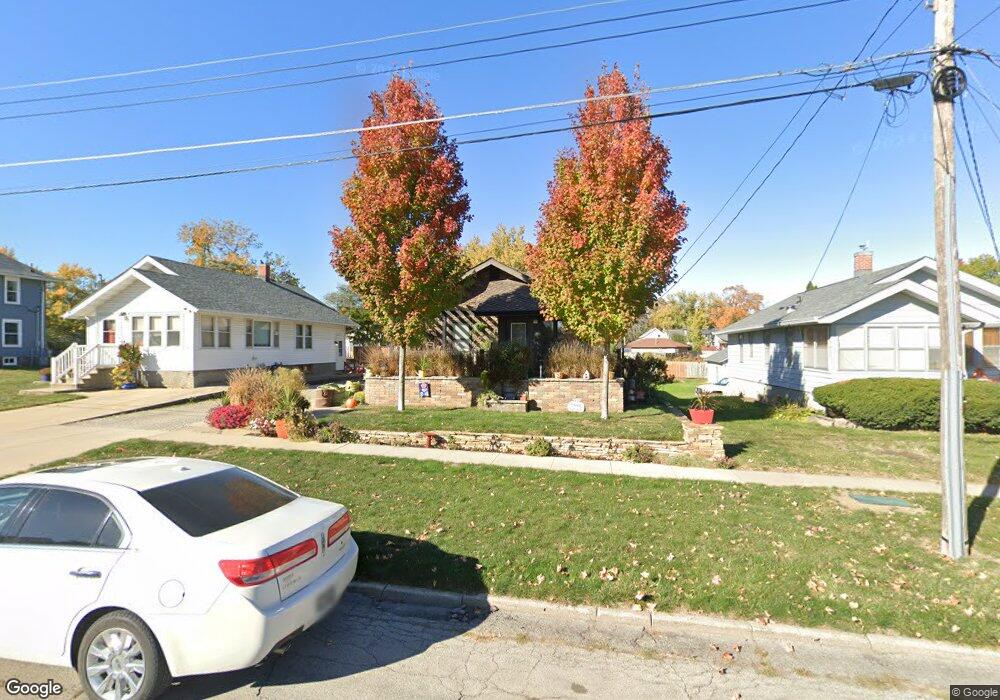 734 N 2nd Ave E, Newton, IA 50208 - photo 1