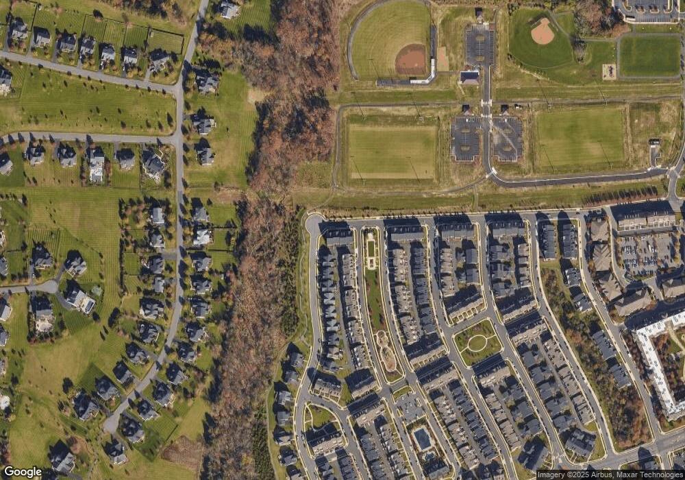 43113 Clarendon Square, Ashburn, VA 20148 - photo 1