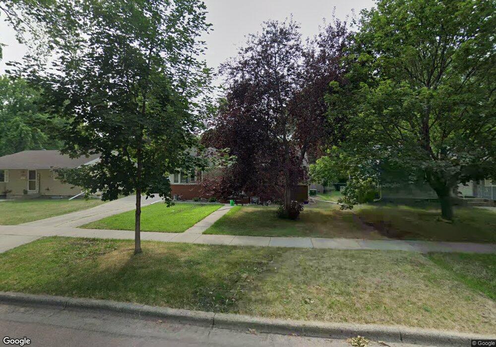 2302 9th St N, Fargo, ND 58102 - photo 1