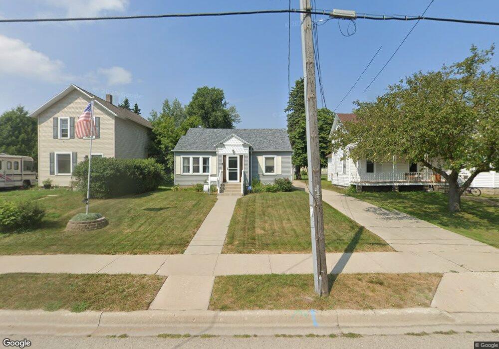 2116 10th Ave, Menominee, MI 49858 - photo 1