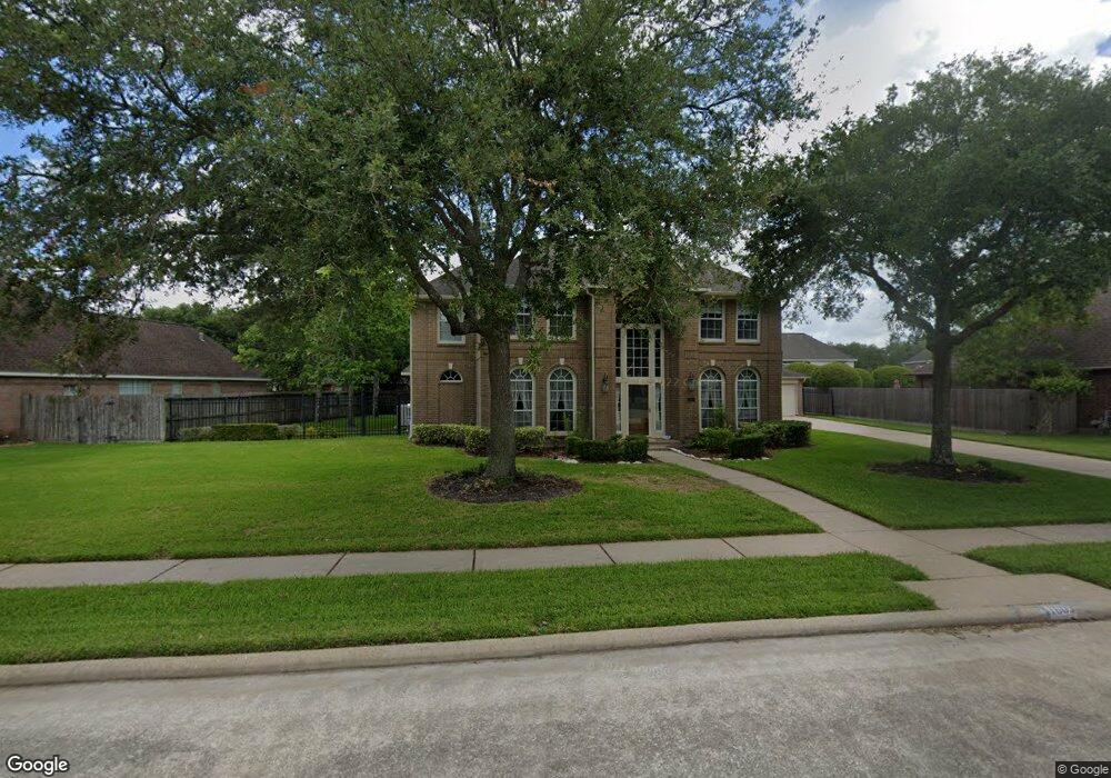 1609 Country Club Dr, Friendswood, TX 77546 - photo 1