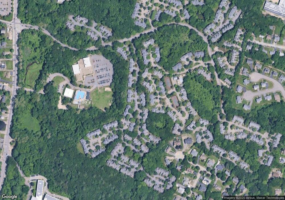 107 Bishops Forest Dr unit 107,26, Waltham, MA 02452 - photo 1