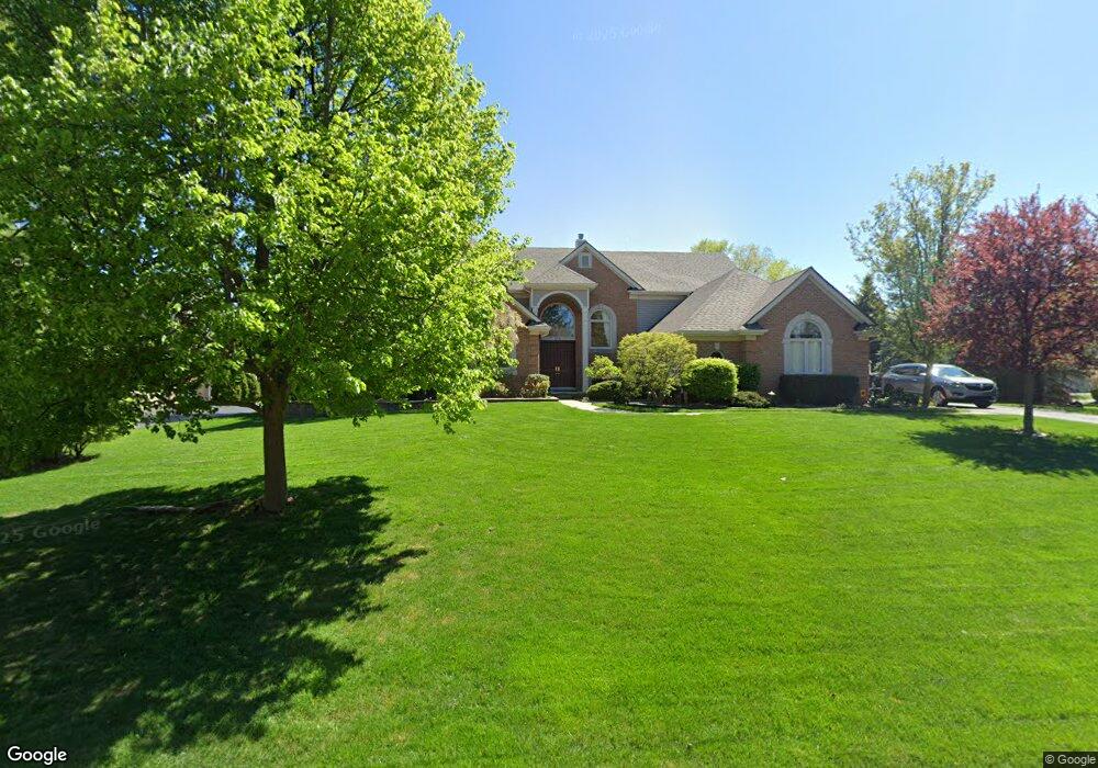 518 Brownley Ct, Bloomfield Hills, MI 48304 - photo 1