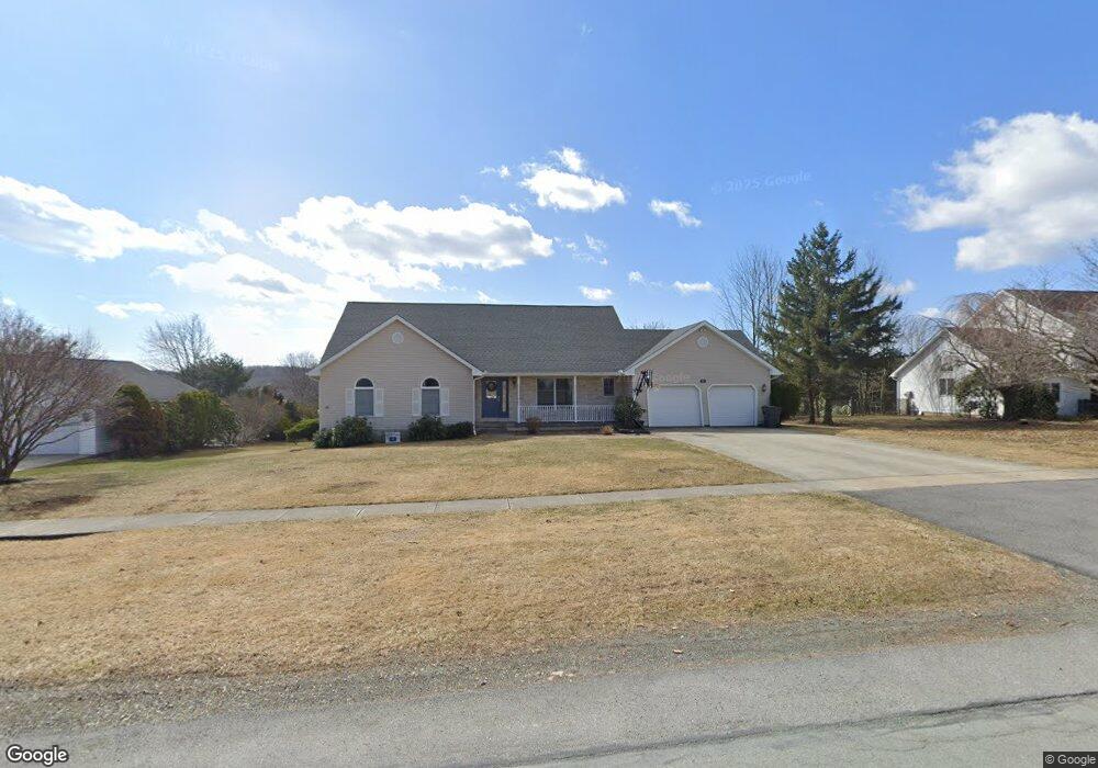 913 Appletree Rd, Moscow, PA 18444 - photo 1