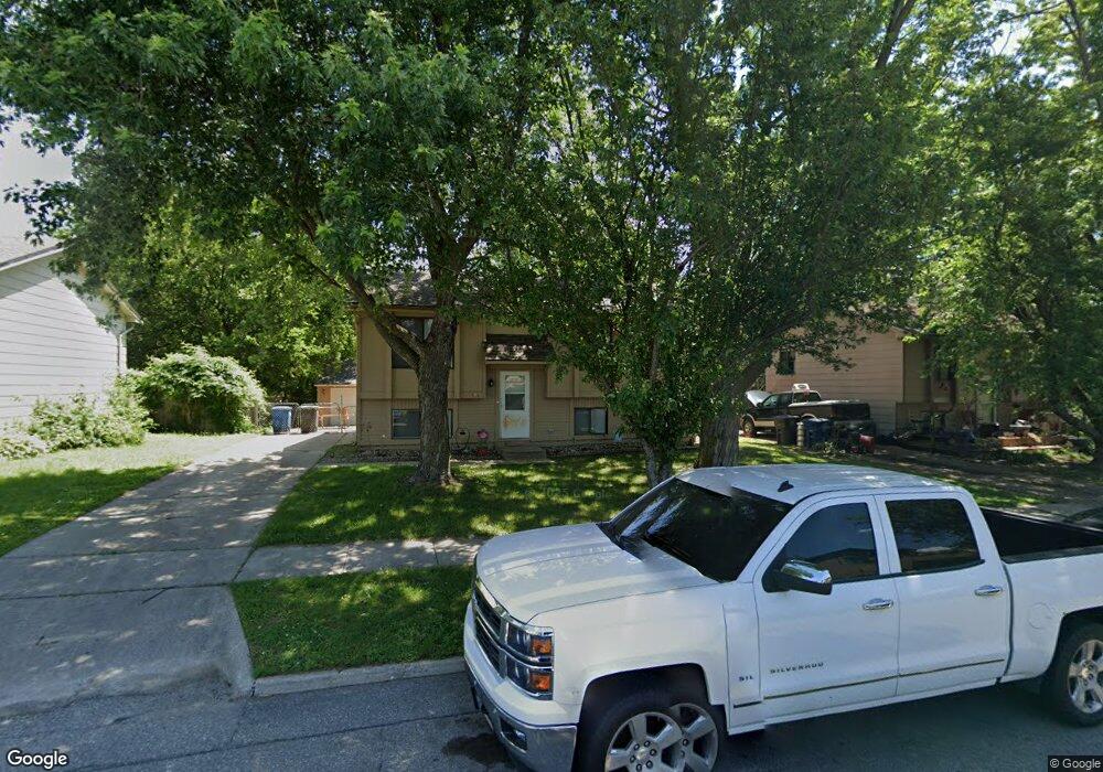 2619 SE 18th St, Des Moines, IA 50320 - photo 1