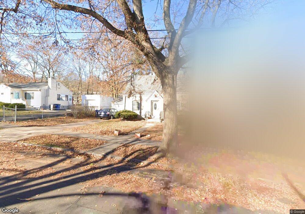 24 Beverly Rd, New Haven, CT 06515 - photo 1