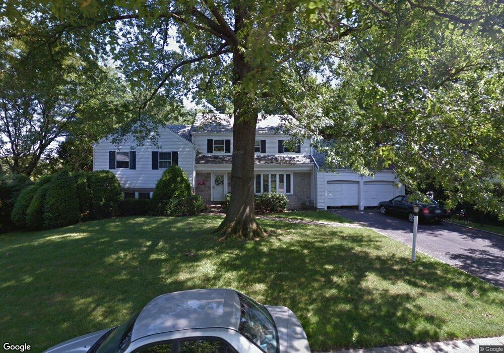15 Lafarge Ln, Manhasset, NY 11030 - photo 1