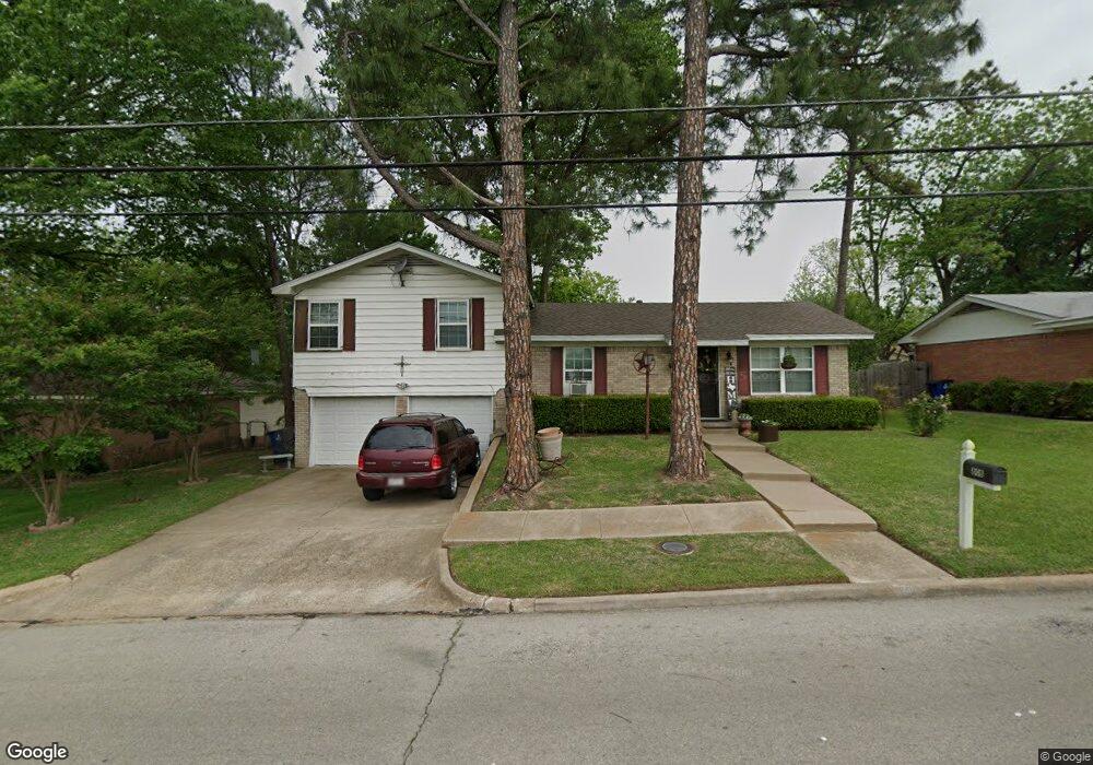 808 W Baldridge St, Ennis, TX 75119 - photo 1