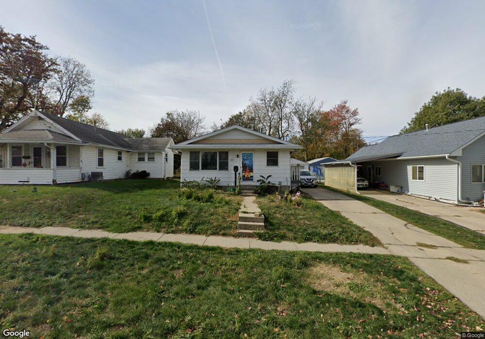 223 E 10th St S, Newton, IA 50208 - photo 1