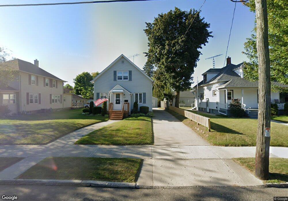 1713 New York Ave, Manitowoc, WI 54220 - photo 1