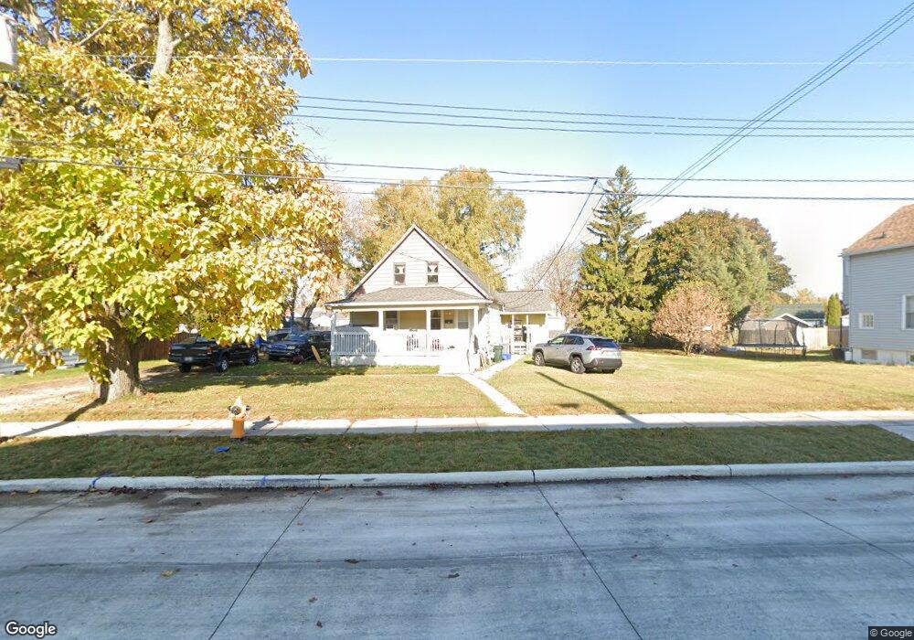 1932 Roosevelt Ave, Two Rivers, WI 54241 - photo 1