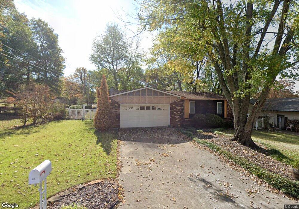 610 Jeffrey St, Tahlequah, OK 74464 - photo 1