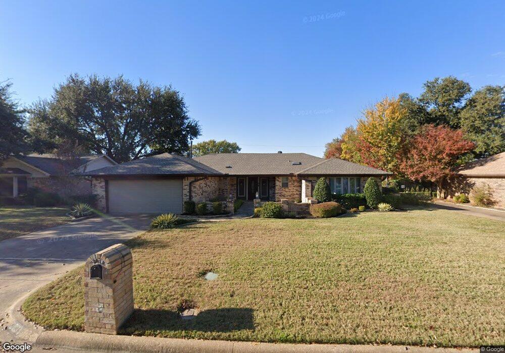 2033 Northglen Dr, Hurst, TX 76054 - photo 1
