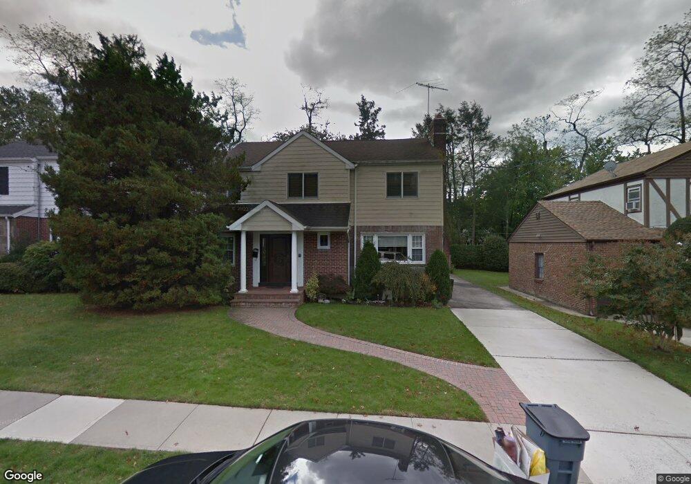 422 Elm St, West Hempstead, NY 11552 - photo 1