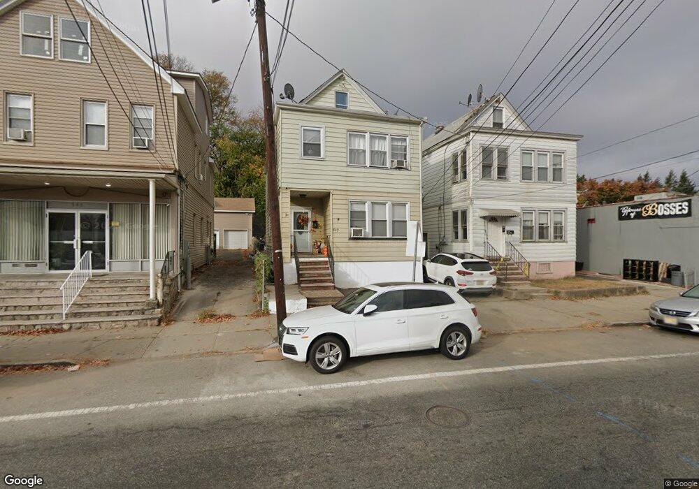 549 Lexington Ave, Clifton, NJ 07011 - photo 1