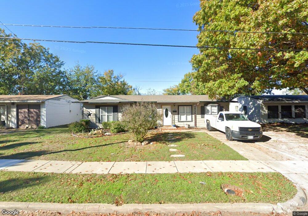 1022 Shawnee Trace, Grand Prairie, TX 75051 - photo 1