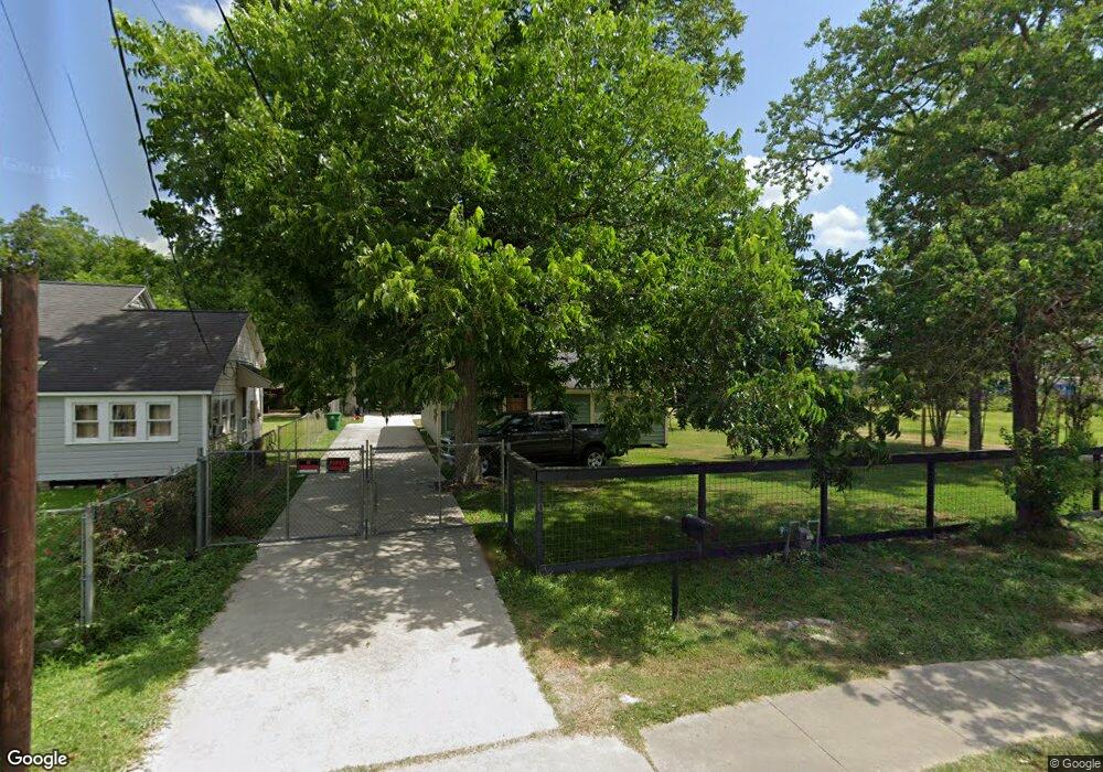 316 W Donovan St, Houston, TX 77091 - photo 1