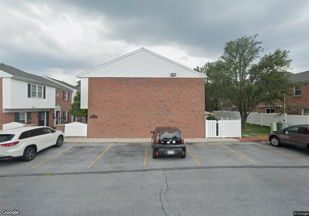 468 W Chocolate Ave, Hershey, PA 17033 - photo 1