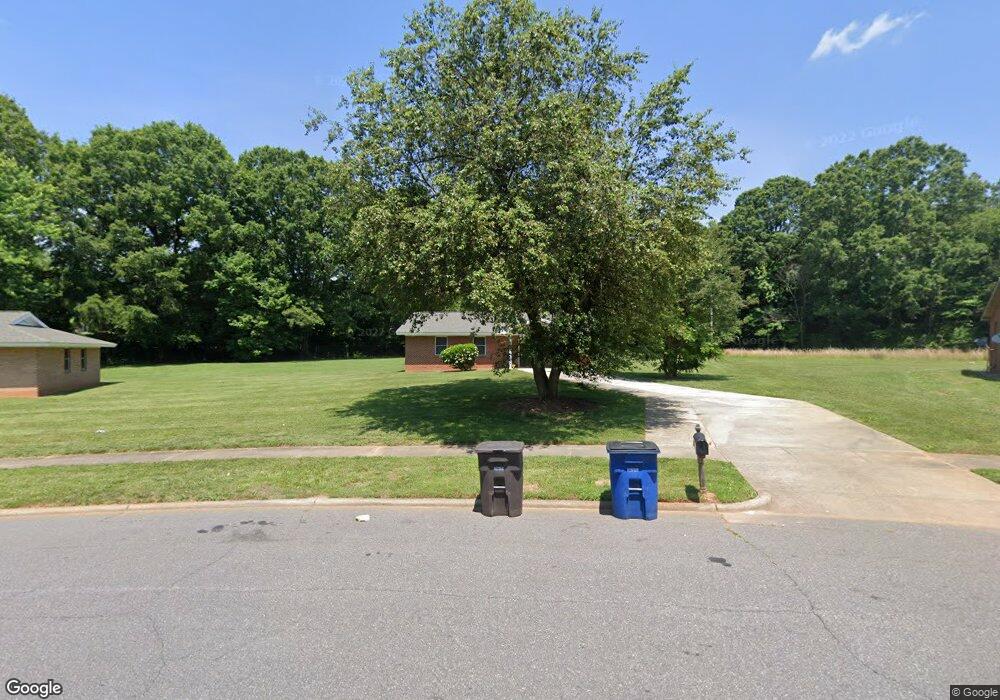 902 Adams St, Statesville, NC 28677 - photo 1