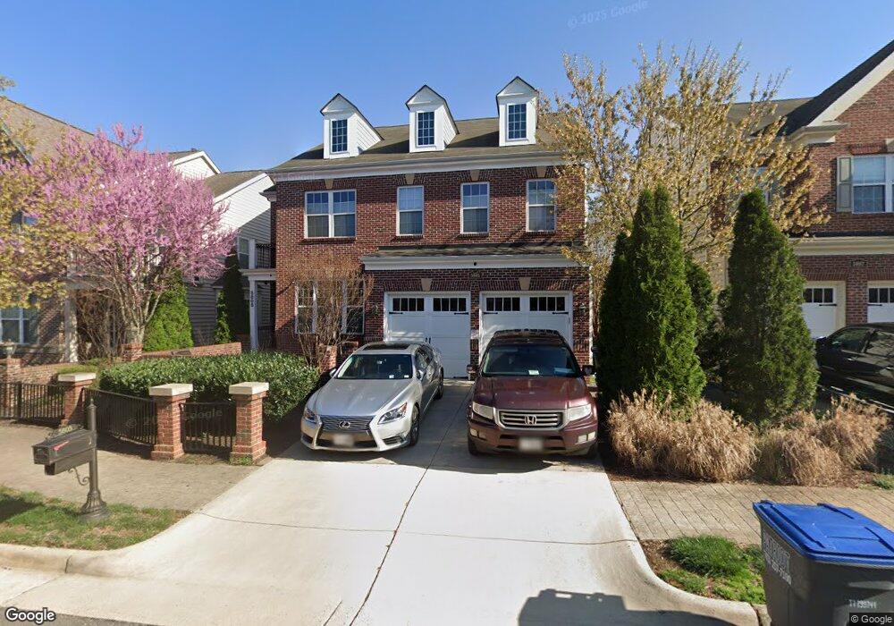 5805 Falls Gate Ct, Falls Church, VA 22041 - photo 1