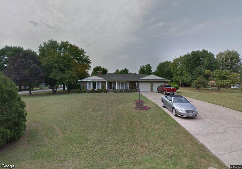 124 Southwest Dr, Harrisburg, IL 62946 - photo 1