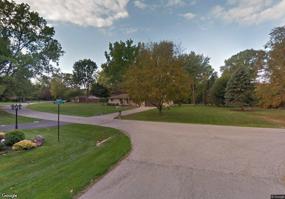 1348 Ashover Dr, Bloomfield Hills, MI 48304 - photo 1