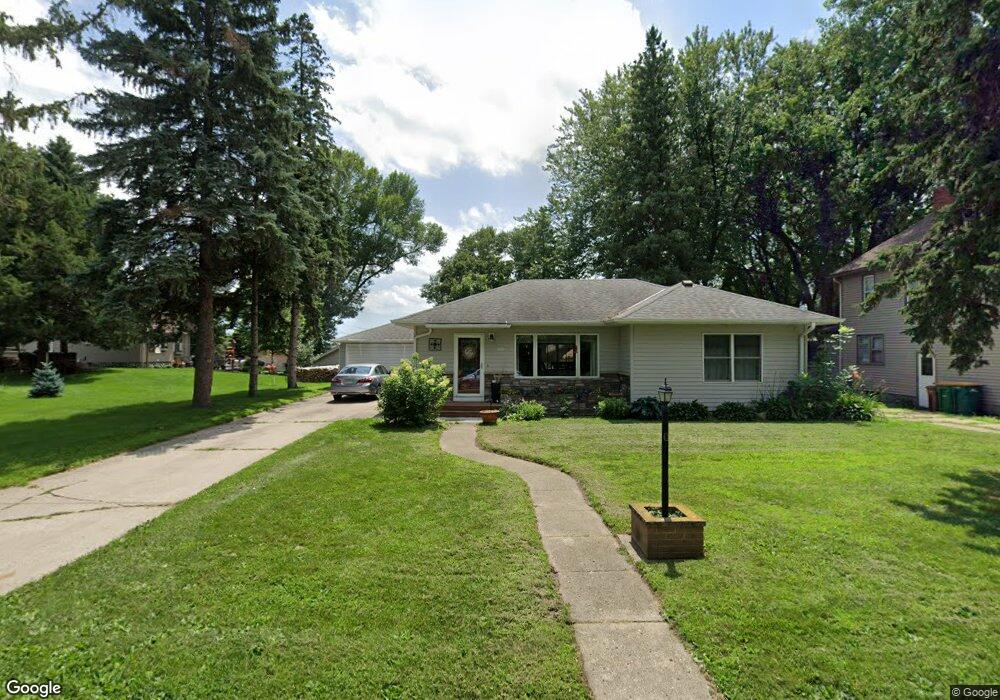 110 W Hawthorne St, Albert Lea, MN 56007 - photo 1