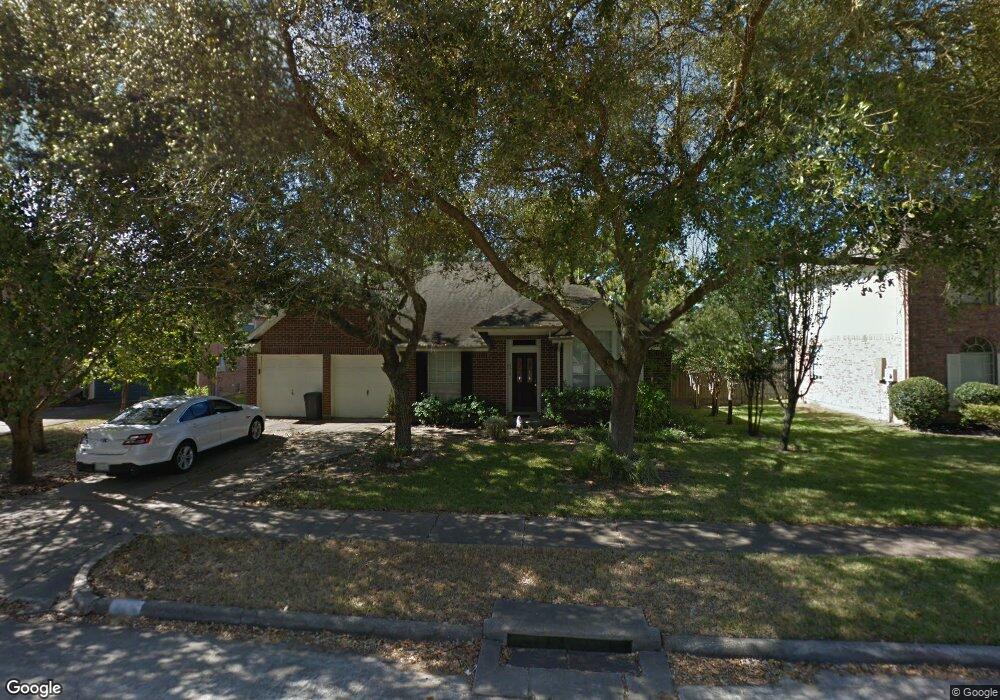 2216 N Mission Cir, Friendswood, TX 77546 - photo 1