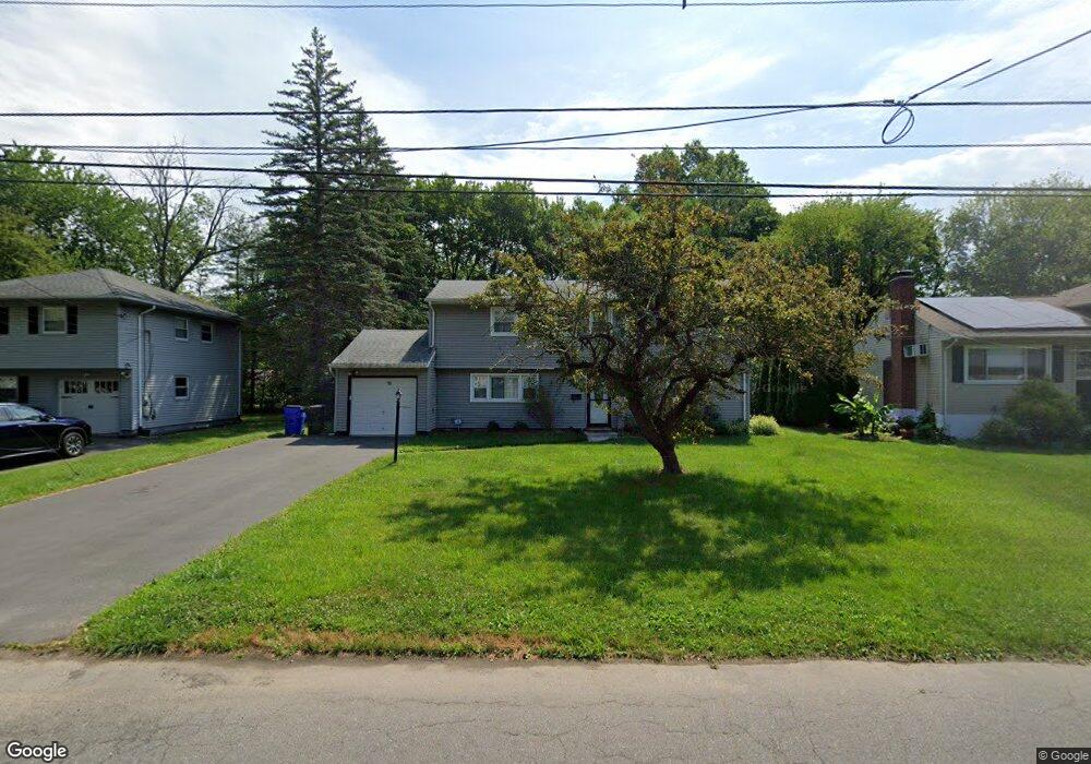 18 Greenbrier Dr, West Hartford, CT 06117 - photo 1