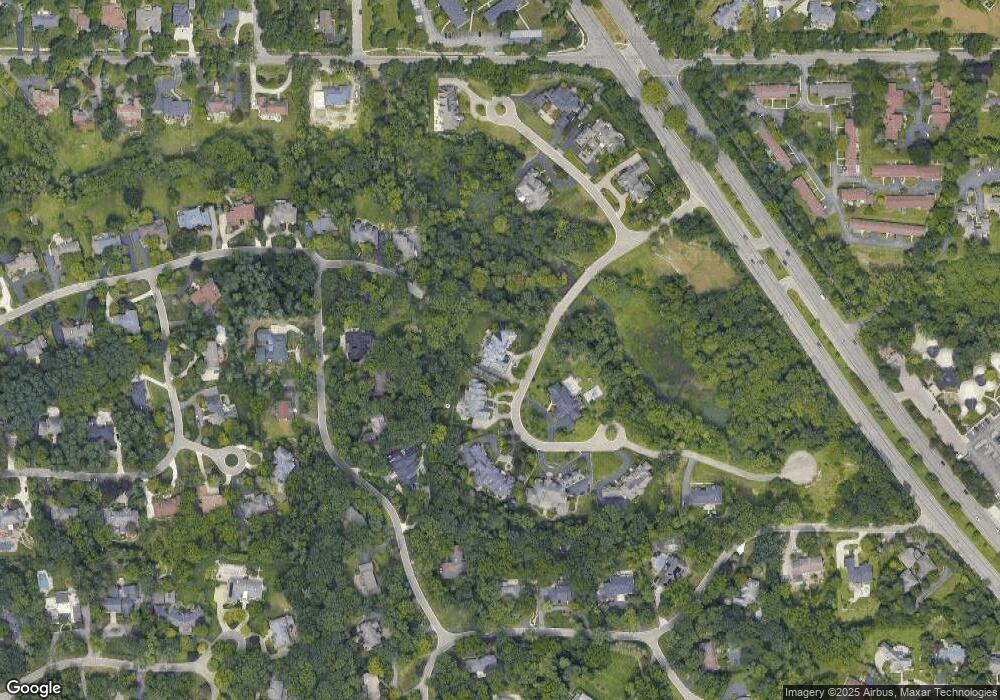 562 Barrington Park unit 8, Bloomfield Hills, MI 48304 - photo 1