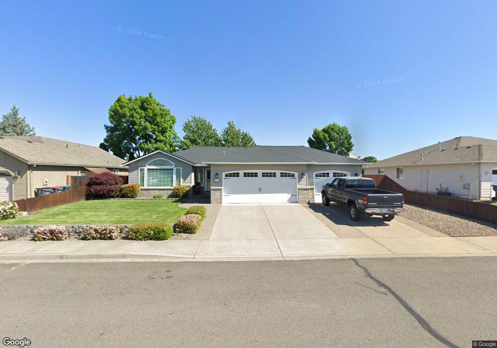 2653 St James Way, Central Point, OR 97502 - photo 1