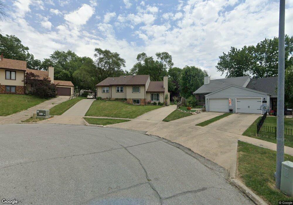 217 E Hughes Cir, Des Moines, IA 50315 - photo 1