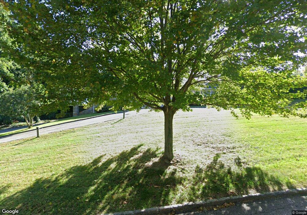 7 Blue Sea Ln, Great Neck, NY 11024 - photo 1