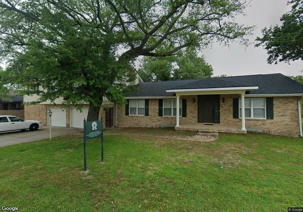 206 Aqua Dr, Lake Charles, LA 70605 - photo 1