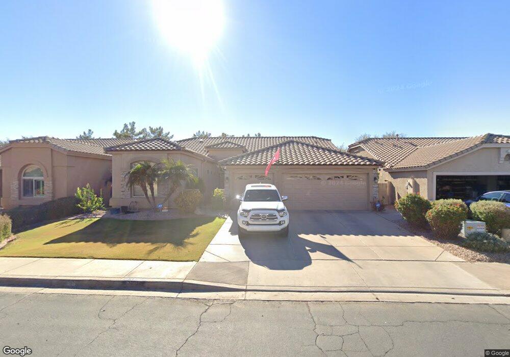 2327 E Robin Ln, Gilbert, AZ 85296 - photo 1